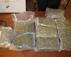 В доме жителя Хызы обнаружили наркотики и боеприпасы