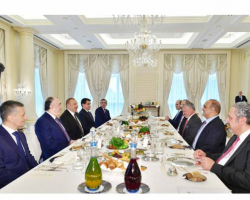 Состоялся рабочий обед Президента Азербайджана с Королем Иордании