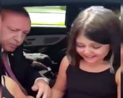 Эрдоган остановил кортеж из-за маленькой девочки – ВИДЕО  