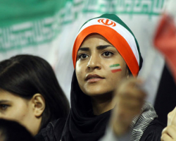 Впервые в истории Ирана женщины прокомментируют футбольный матч