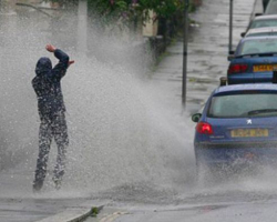 Дорожная полиция обратилась к водителям в связи с дождливой погодой