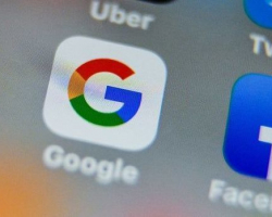 Бизнес-модели Google и Facebook угрожают правам человека