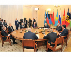 Президент Ильхам Алиев принял участие в неформальной встрече глав государств СНГ