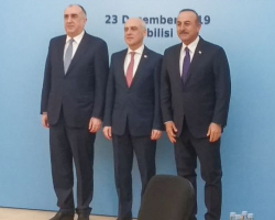 В Тбилиси состоялась встреча глав МИД Азербайджана, Турции и Грузии 