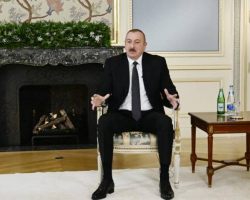Президент Ильхам Алиев: Досрочные парламентские выборы позитивно оцениваются обществом, в том числе политическими партиями