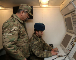 Глава Минобороны Азербайджана проверил боеготовность подразделений ПВО