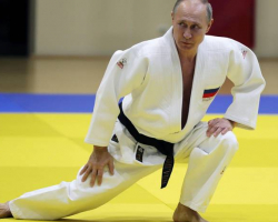 Путин отказался от красно-белого пояса по дзюдо