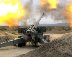 Азербайджан провел тактические учения ракетных и артиллерийских подразделений (ВИДЕО)