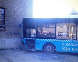 Видео жуткой аварии с участием автобуса в Сумгайыте
