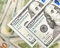 Аналитики предсказали снижение курса доллара