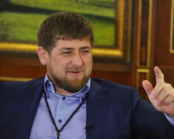 Кадыров осчастливил троих малышей