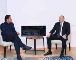 Президент Ильхам Алиев встретился в Давосе с премьер-министром Пакистана