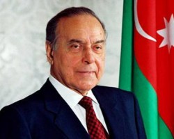 Сегодня 97-я годовщина со дня рождения общенационального лидера Азербайджана Гейдара Алиева